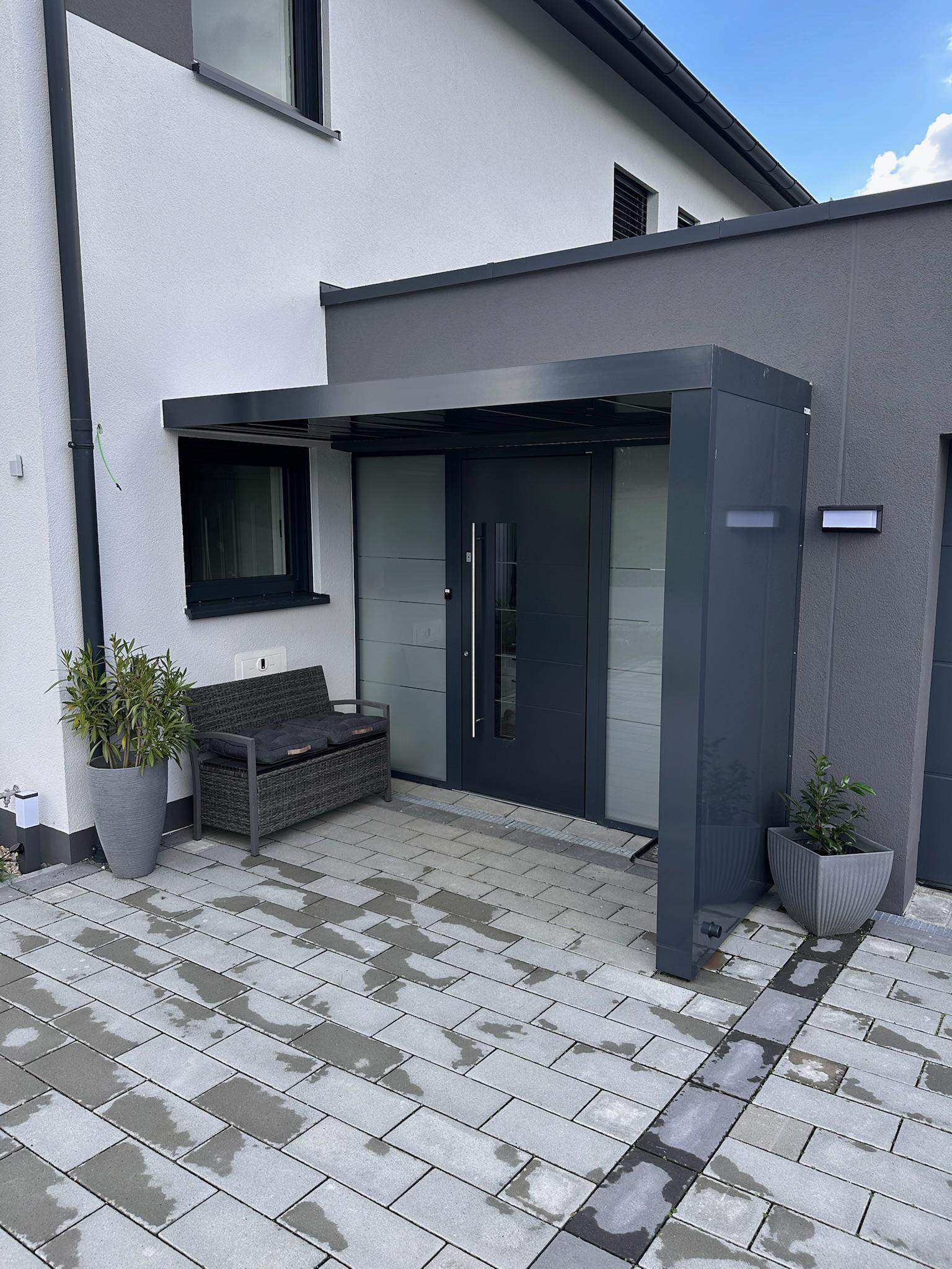 Neues Vordach am Hauseingang, Erding