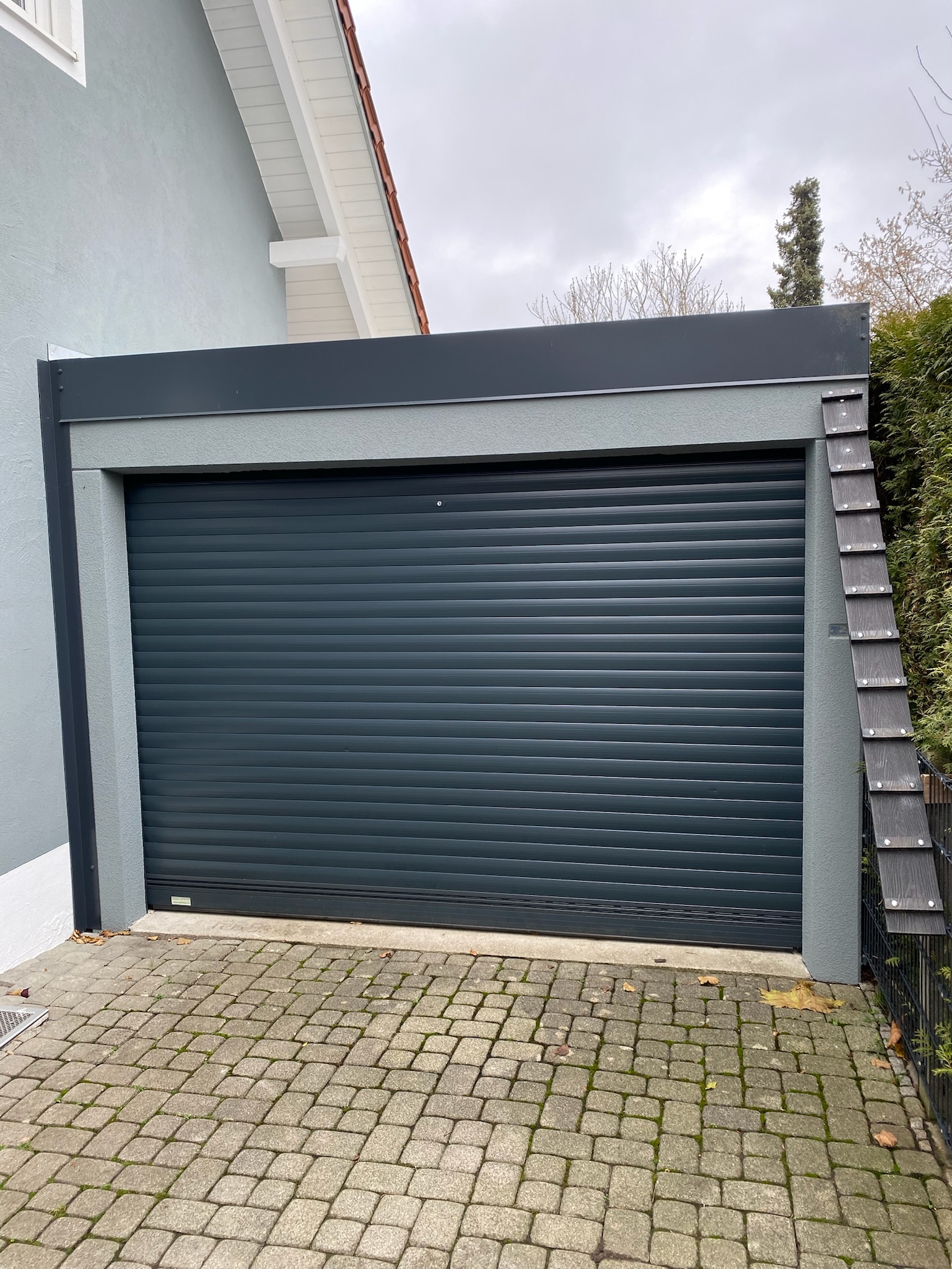 Neues Garagenrolltor, Arnstorf